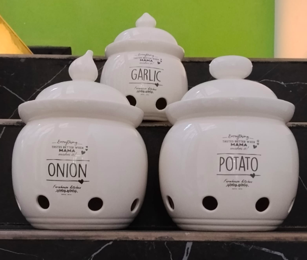 3 ceramic Jar with lid